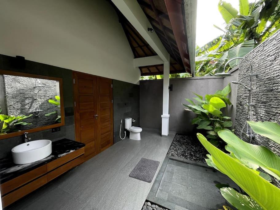 Villa Vespa Lovina Exterior foto