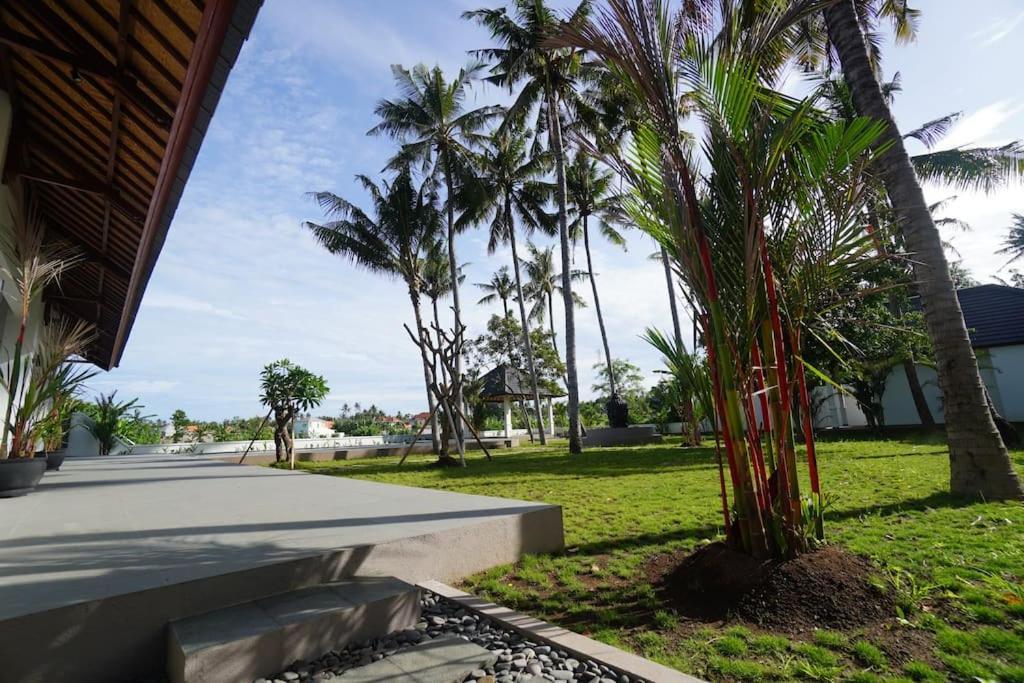 Villa Vespa Lovina Exterior foto